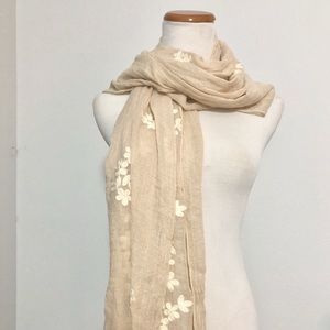 Soft Cotton Scarf with floral embroidery pattern